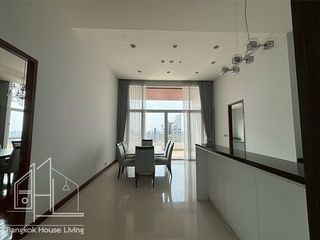 For rent 5 bedrooms apartment in Khlong Toei, Bangkok