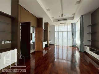 For rent 5 bedrooms apartment in Khlong Toei, Bangkok