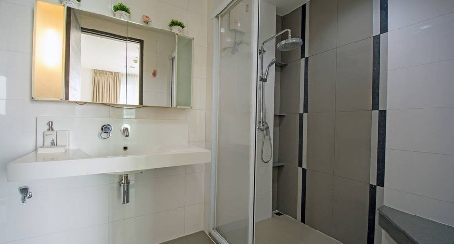 For rent 1 bed condo in Huai Khwang, Bangkok