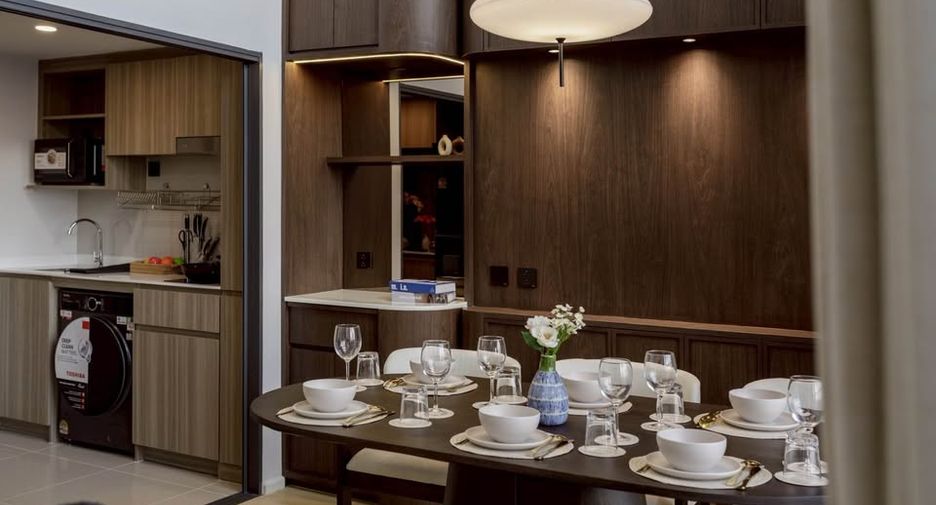 For rent 3 bedrooms condo in Khlong Toei, Bangkok
