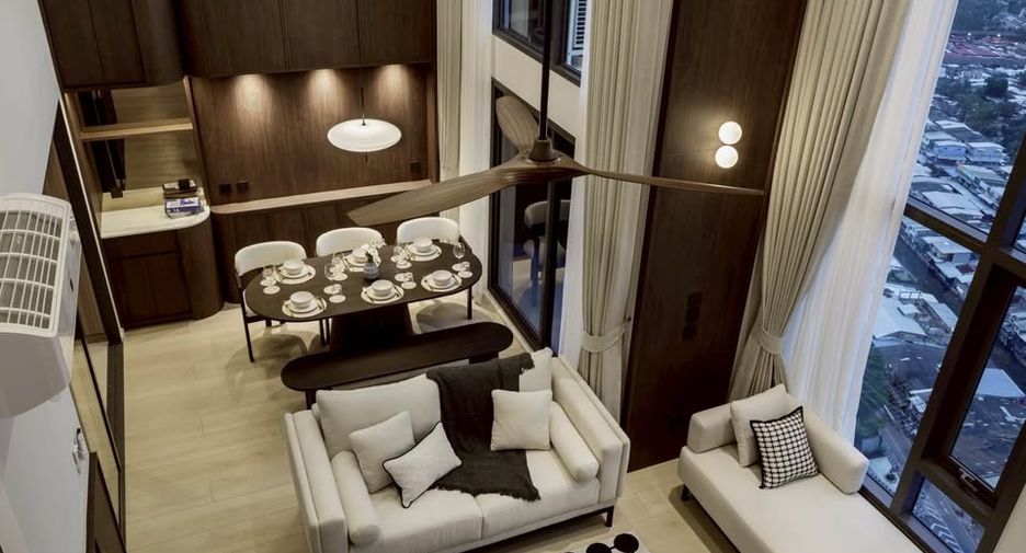 For rent 3 bedrooms condo in Khlong Toei, Bangkok