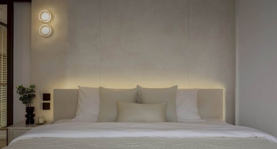 For rent 3 bedrooms condo in Khlong Toei, Bangkok