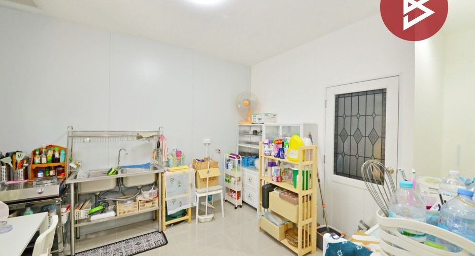 À vendre 3 chambres maison de ville à Mueang Samut Prakan, Samut Prakan