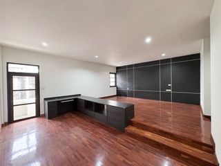 出售 4 卧室 联排别墅 在 Bang Rak, 曼谷