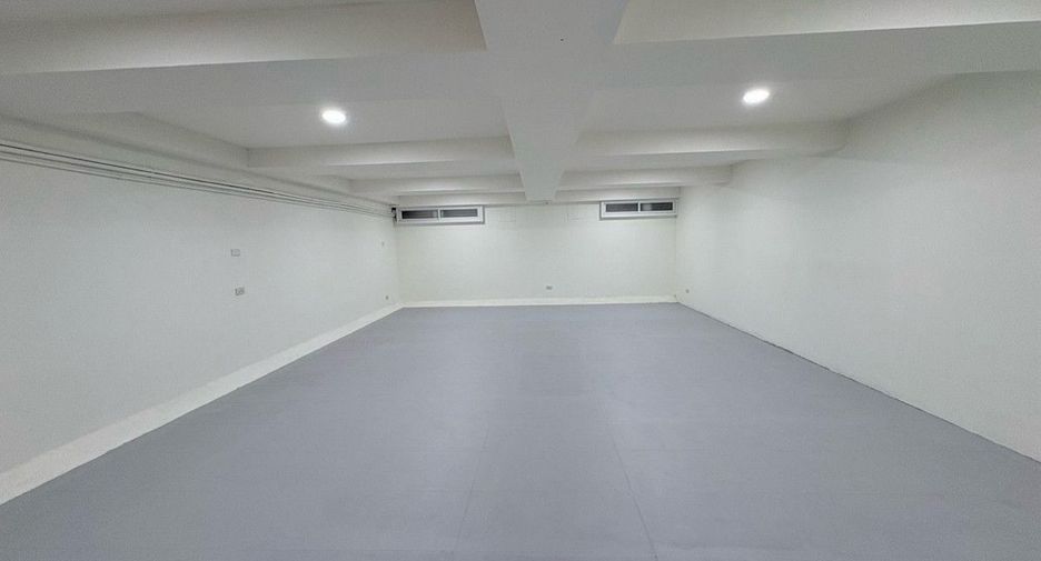 出售 4 卧室 联排别墅 在 Bang Rak, 曼谷