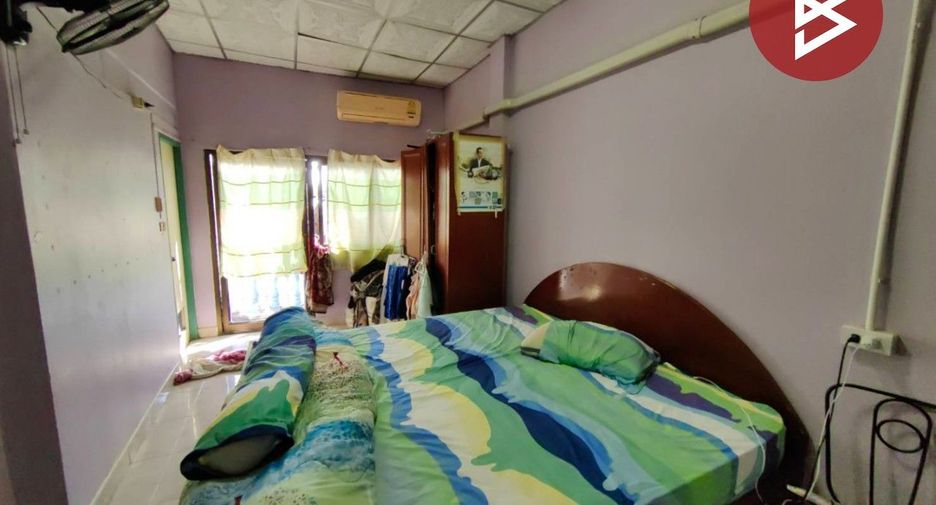 À vendre 3 chambres maison de ville à Thung Khru, Bangkok