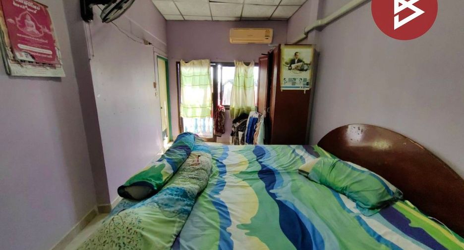 À vendre 3 chambres maison de ville à Thung Khru, Bangkok