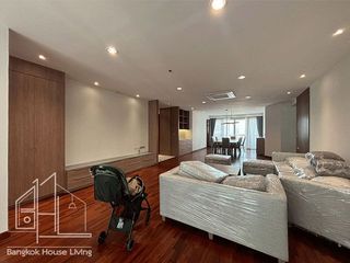 Wohnung zur Miete mit 4 Zimmer in Khlong Toei, Bangkok