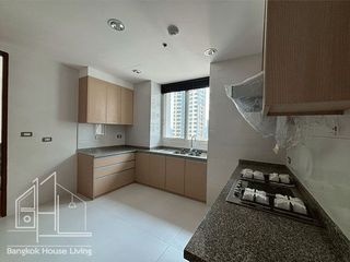 Wohnung zur Miete mit 4 Zimmer in Khlong Toei, Bangkok