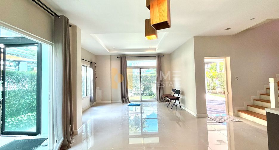 For sale 3 bedrooms house in Mueang Nonthaburi, Nonthaburi