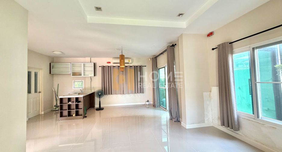 For sale 3 bedrooms house in Mueang Nonthaburi, Nonthaburi