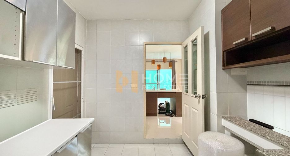 For sale 3 bedrooms house in Mueang Nonthaburi, Nonthaburi