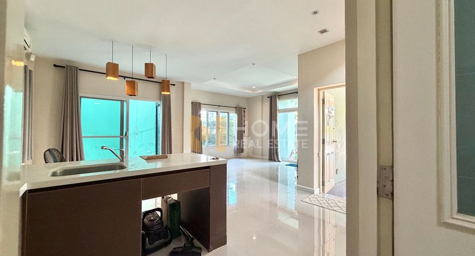 For sale 3 bedrooms house in Mueang Nonthaburi, Nonthaburi