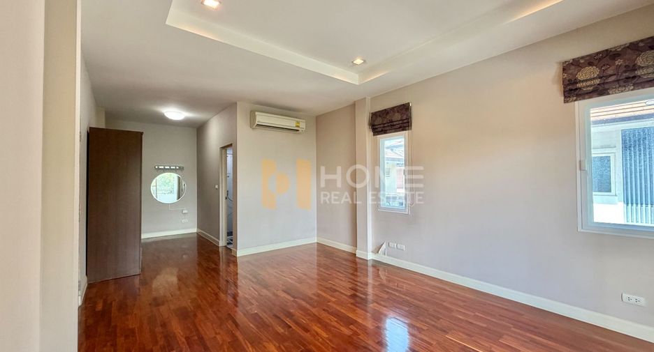 For sale 3 bedrooms house in Mueang Nonthaburi, Nonthaburi