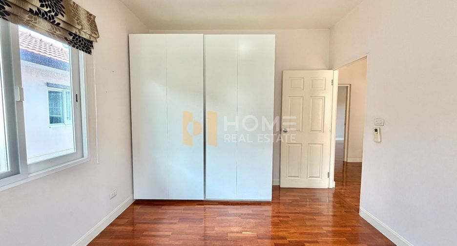 For sale 3 bedrooms house in Mueang Nonthaburi, Nonthaburi