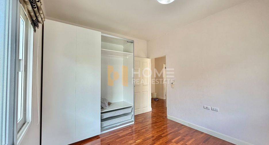For sale 3 bedrooms house in Mueang Nonthaburi, Nonthaburi