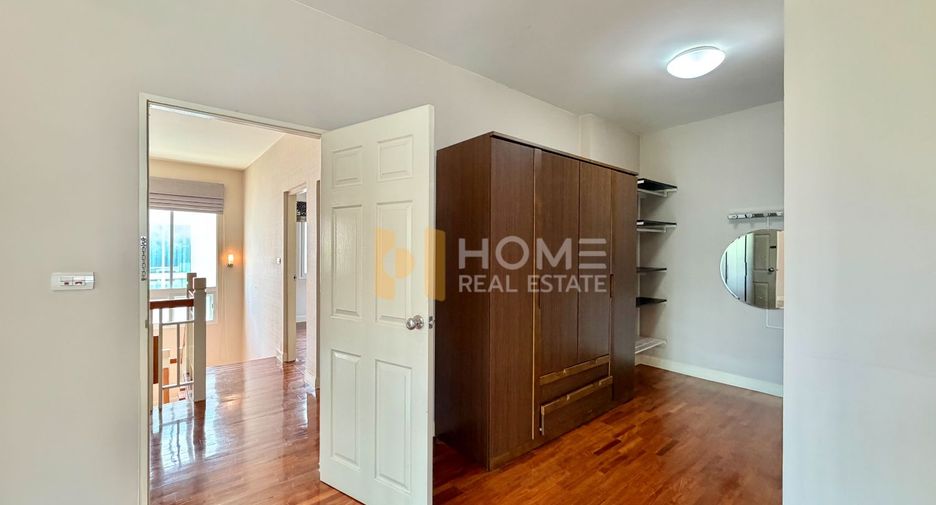 For sale 3 bedrooms house in Mueang Nonthaburi, Nonthaburi