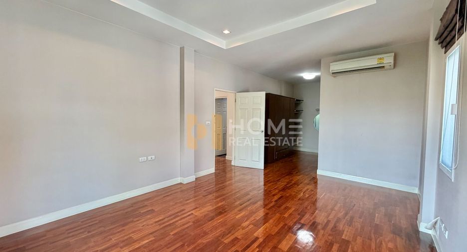 For sale 3 bedrooms house in Mueang Nonthaburi, Nonthaburi
