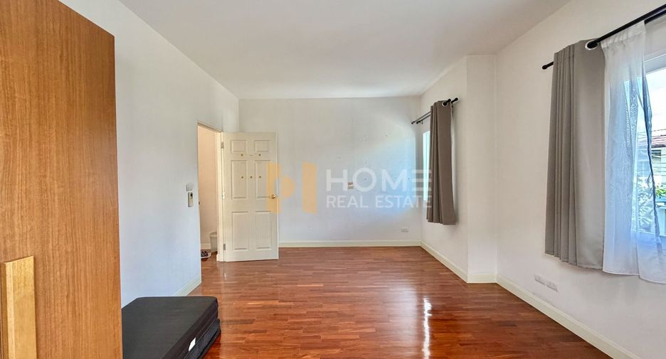 For sale 3 bedrooms house in Mueang Nonthaburi, Nonthaburi