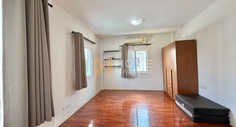 For sale 3 bedrooms house in Mueang Nonthaburi, Nonthaburi