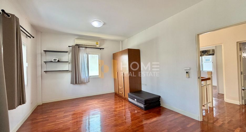 For sale 3 bedrooms house in Mueang Nonthaburi, Nonthaburi