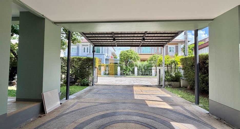 For sale 3 bedrooms house in Mueang Nonthaburi, Nonthaburi