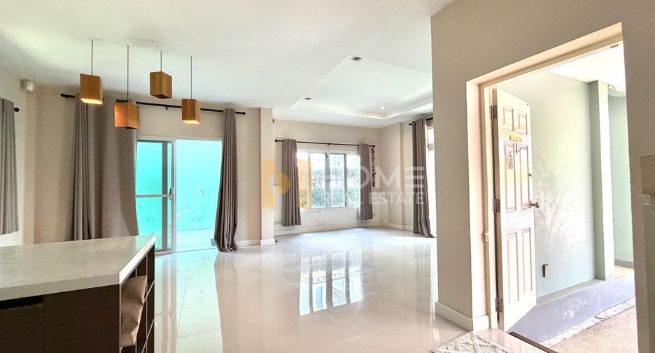 For sale 3 bedrooms house in Mueang Nonthaburi, Nonthaburi