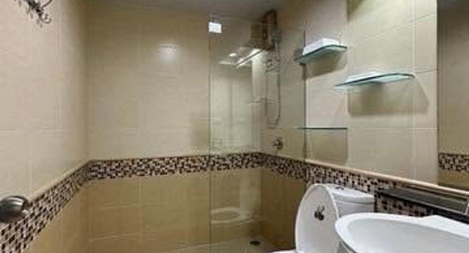 Продажа 2 спальни кондо в Кхлонг Тоеи, Бангкок