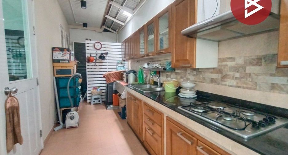 Reihenhaus zum Kauf mit 2 Zimmer in Bang Kruai, Nonthaburi