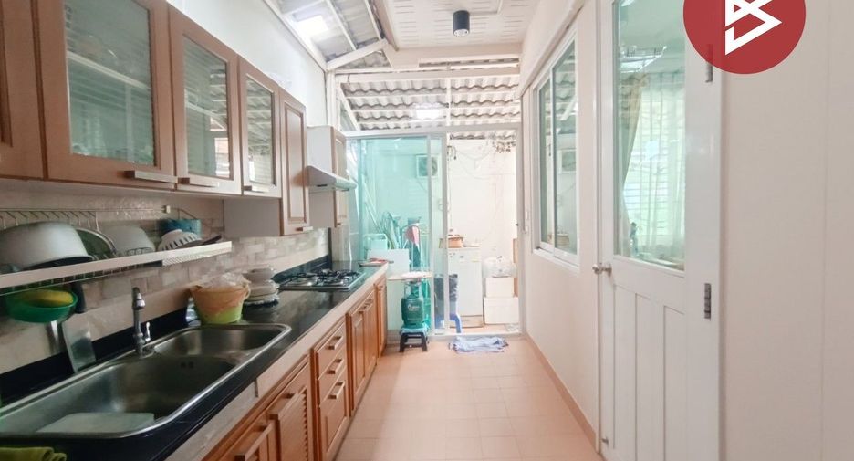 Reihenhaus zum Kauf mit 2 Zimmer in Bang Kruai, Nonthaburi
