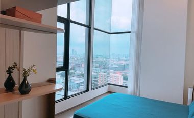 For rent and for sale 3 bedrooms condo in Ratchathewi, Bangkok