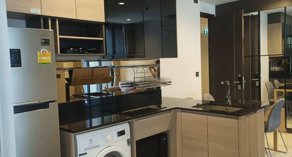 For rent 2 bedrooms condo in Huai Khwang, Bangkok