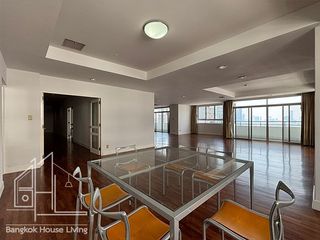 Wohnung zur Miete mit 3 Zimmer in Khlong Toei, Bangkok