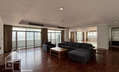For rent 3 bedrooms condo in Khlong Toei, Bangkok