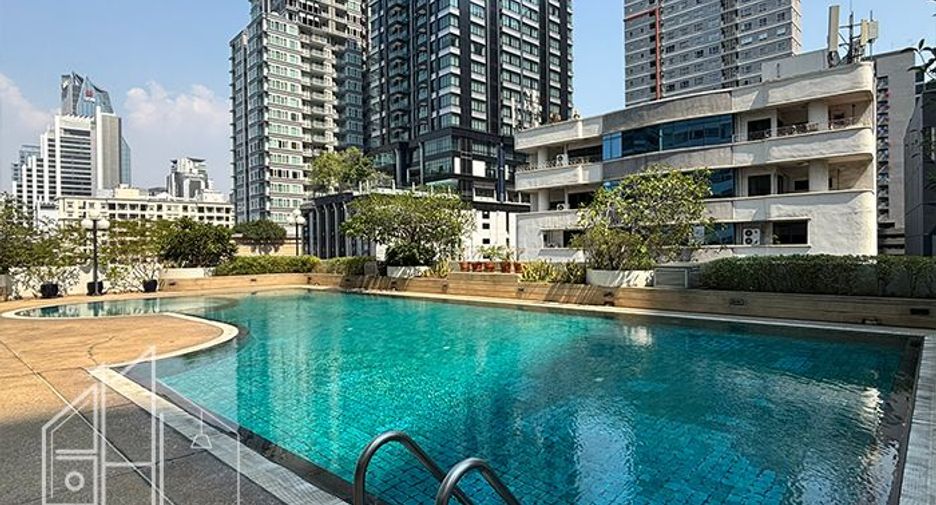 For rent 3 bedrooms condo in Khlong Toei, Bangkok