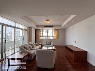 À louer 3 chambres condo à Khlong Toei, Bangkok
