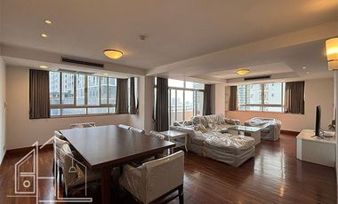 For rent 3 bedrooms apartment in Khlong Toei, Bangkok