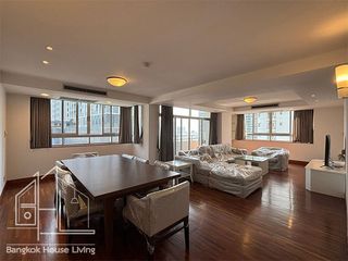 For rent 3 bedrooms apartment in Khlong Toei, Bangkok