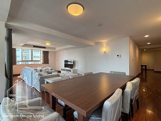 For rent 3 bedrooms apartment in Khlong Toei, Bangkok
