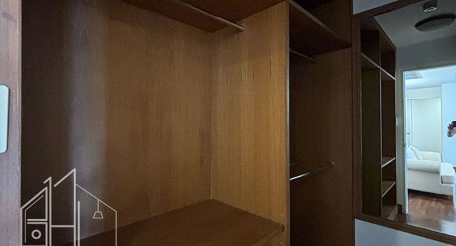 For rent 3 bedrooms apartment in Khlong Toei, Bangkok