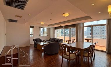 For rent 2 bedrooms condo in Khlong Toei, Bangkok