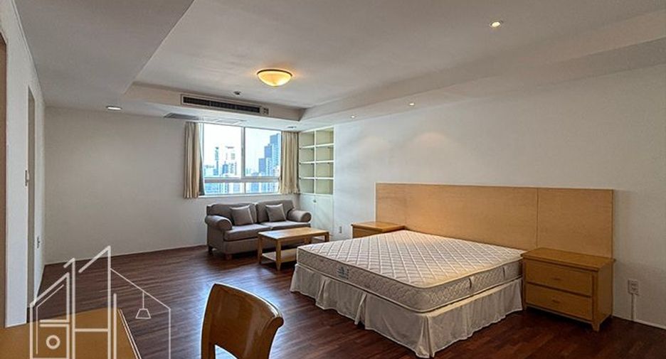 For rent 2 bedrooms condo in Khlong Toei, Bangkok
