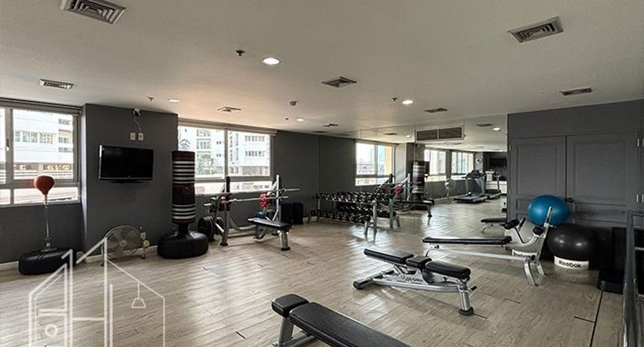 For rent 2 bedrooms condo in Khlong Toei, Bangkok