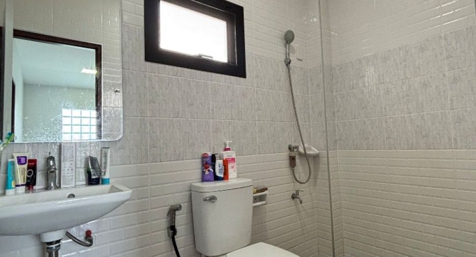 Casa en venta de 3 habitaciones en Saraphi, Chiang Mai