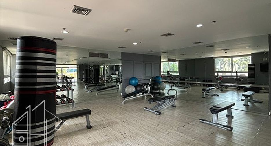 For rent 3 bedrooms apartment in Khlong Toei, Bangkok