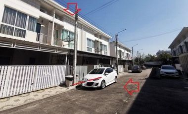 For sale 2 ベッドルーム townhouse in Bang Khae, Bangkok