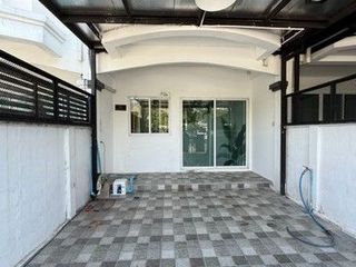 For sale 2 bedrooms townhouse in Khan Na Yao, Bangkok