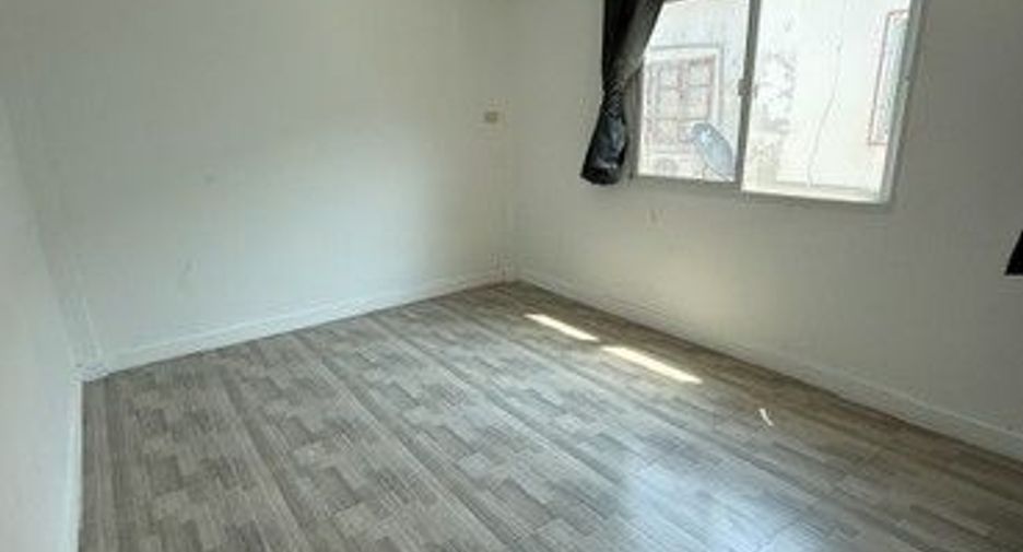 For sale 2 bedrooms townhouse in Khan Na Yao, Bangkok