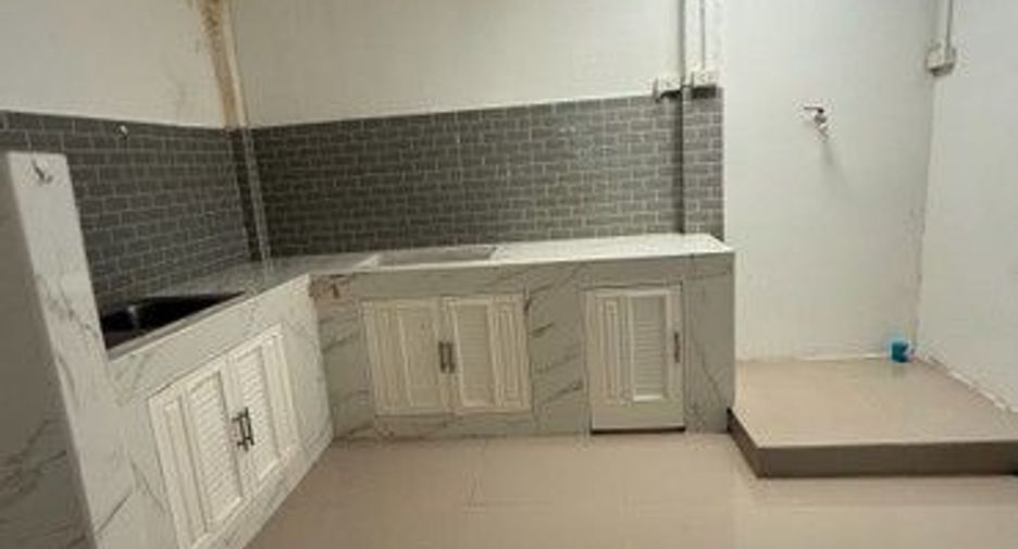 For sale 2 bedrooms townhouse in Khan Na Yao, Bangkok