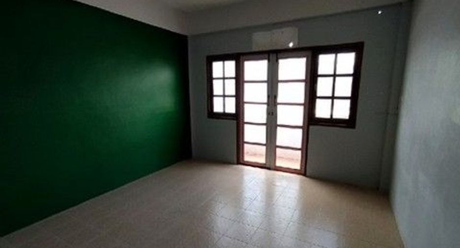 À vendre 4 chambres local commercial à Khiri Rat Nikhom, Surat Thani